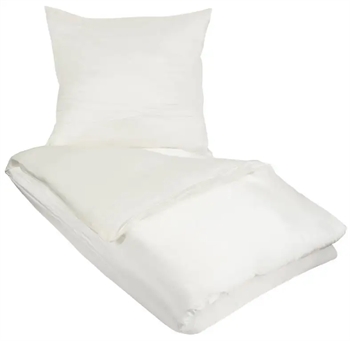 Se Silke sengetøj - 140x200 cm - Ensfarvet hvidt sengetøj - Sengesæt i 100% Silke - Butterfly Silk hos Dynezonen.dk