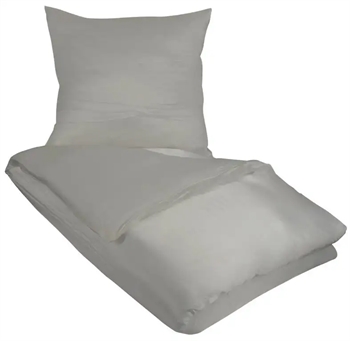 Se Silke sengetøj - 140x200 cm - Ensfarvet gråt sengetøj - Sengesæt i 100% Silke - Butterfly Silk hos Dynezonen.dk