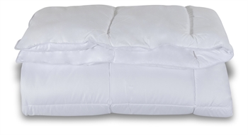 Fiberdyne 140x220 Cm Helårsdyne Microfiber Dyne Med Allergivenlig Fyld Fra Zen Sleep