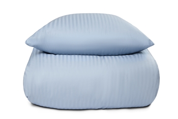 Billede af Sengetøj i 100% Bomuldssatin - King Size sengesæt 240x220 cm - Lyseblåt ensfarvet sengelinned - Borg Living