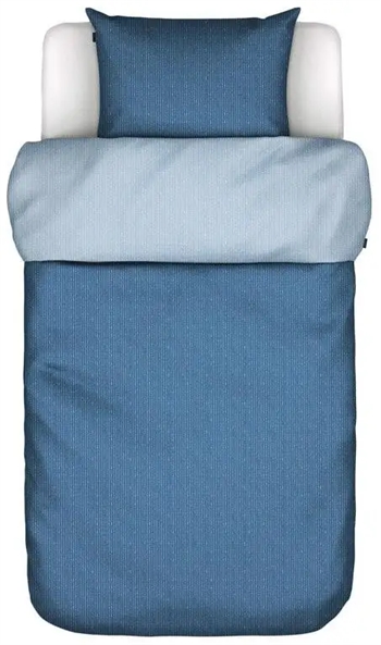 Se Stribet sengetøj 140x200 cm - Toloma Blue - Sengesæt med 2 i 1 design - 100% Bomuldssatin - Marc O'Polo hos Dynezonen.dk
